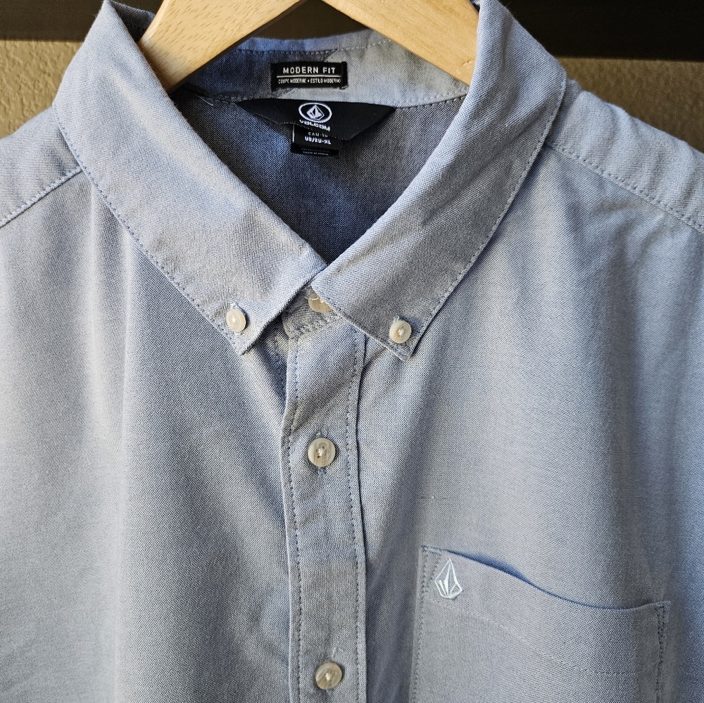 Volcom Men's Modern Fit Blue Shirt